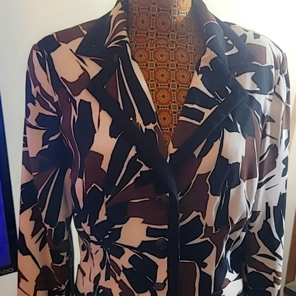 Harvé Benard jacket size 10 can be pairs with anything - Picture 1 of 4